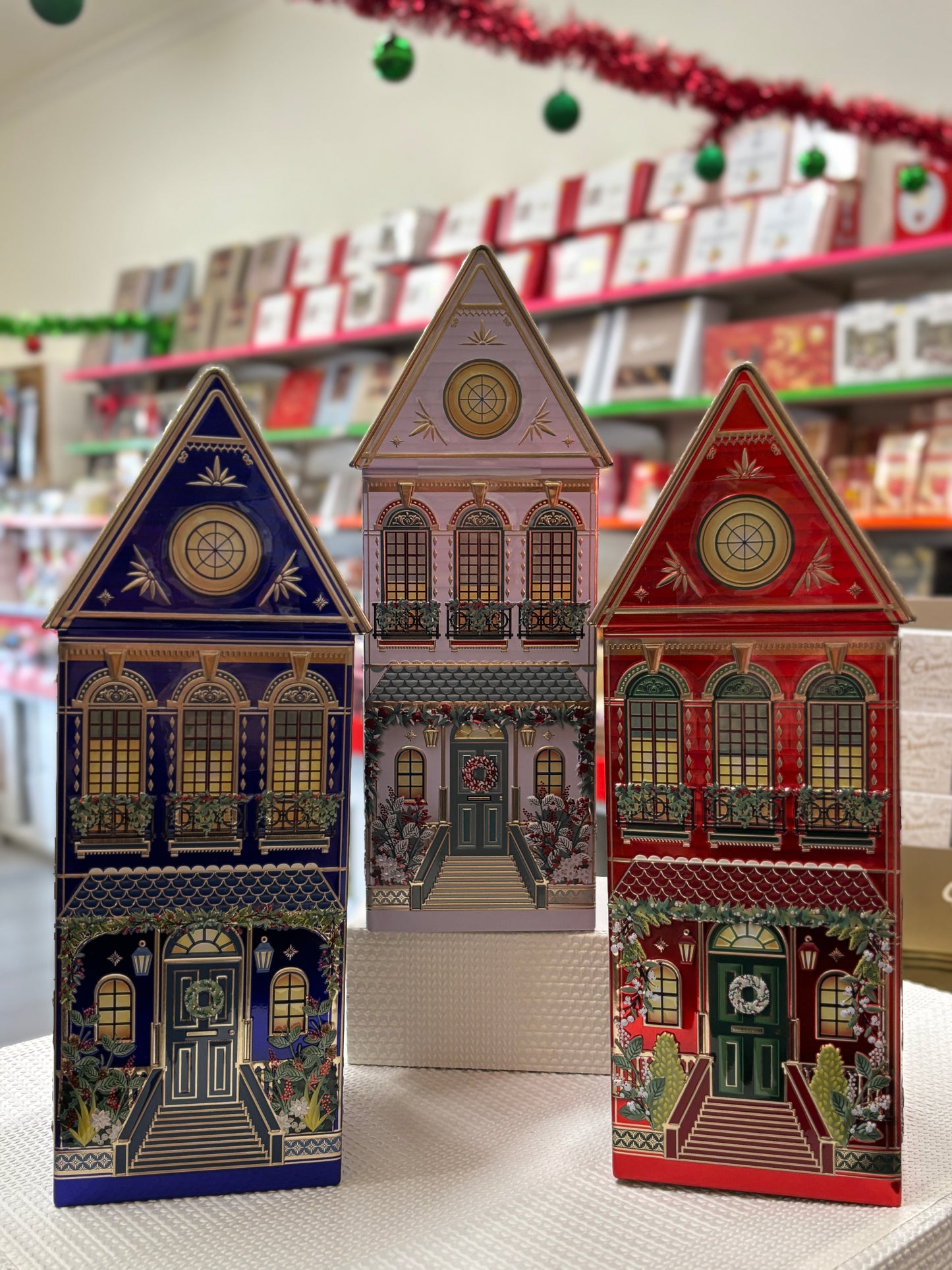 Festive speculoos cookies tin in a set of three charming house designs for holiday gifting
