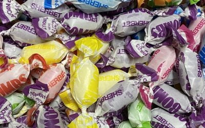 What Are the Top 5 Sweets Every Lolly Lover Should Try at Least Once?